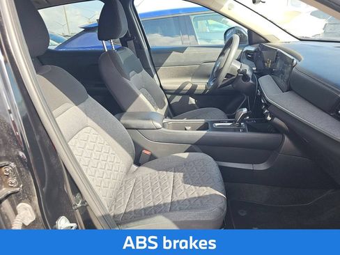 Used 2025 Nissan Kicks SV FWD image 12