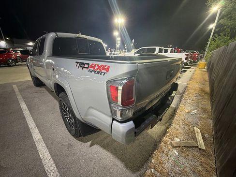 Used 2020 Toyota Tacoma TRD Sport AWD/4WD image 6