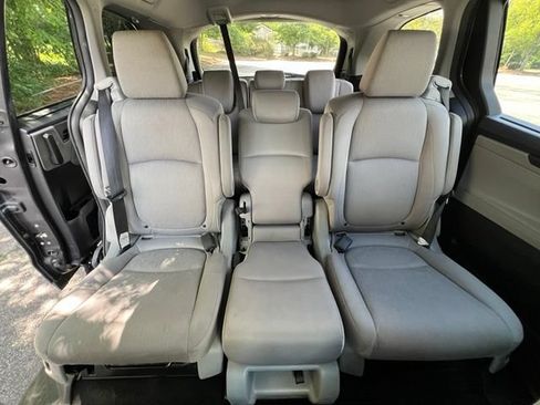 Used 2018 Honda Odyssey EX image 22