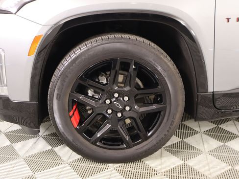 Used 2023 Chevrolet Traverse Premier w/ Redline Edition image 17