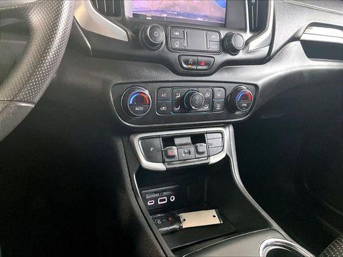 Used 2023 GMC Terrain SLE w/ Driver Convenience Package image 26