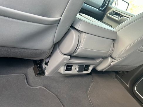 Used 2025 GMC Sierra 1500 SLT image 23