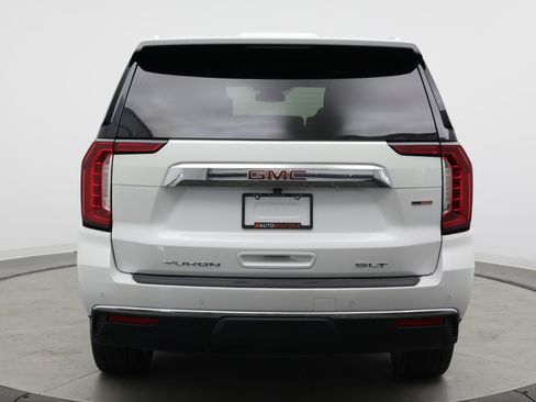 Used 2023 GMC Yukon XL SLT AWD/4WD image 6
