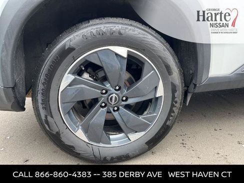 Certified 2025 Nissan Rogue SV AWD/4WD image 10