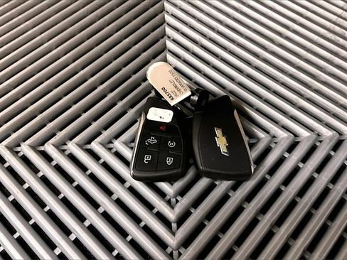 Used 2022 Chevrolet Silverado 1500 LT image 9