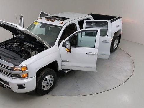 Used 2017 Chevrolet Silverado 3500 High Country image 60
