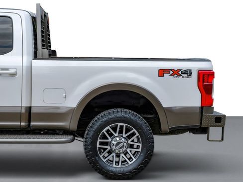 Used 2019 Ford F250 Lariat w/ Lariat Ultimate Package AWD/4WD image 11