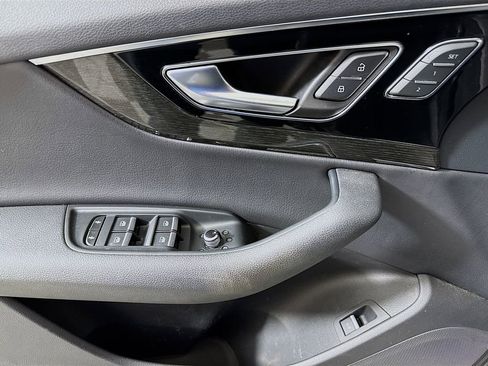 Used 2019 Audi Q7 3.0T Premium w/ Cold Weather Package image 18