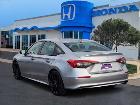 Used 2022 Honda Civic Sport image 4