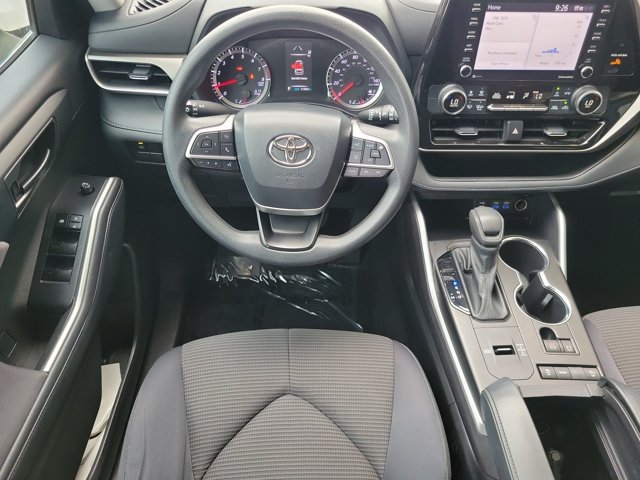 Used 2022 Toyota Highlander L FWD image 16