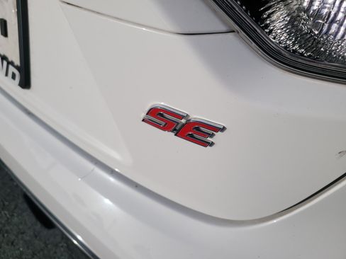Used 2024 Toyota Corolla SE FWD image 11