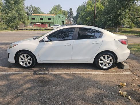 Used 2010 MAZDA MAZDA3 i Touring FWD image 2