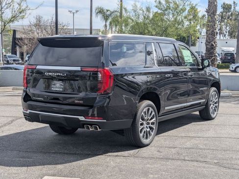 New 2026 GMC Yukon XL Denali w/ Denali Reserve Package AWD/4WD image 4