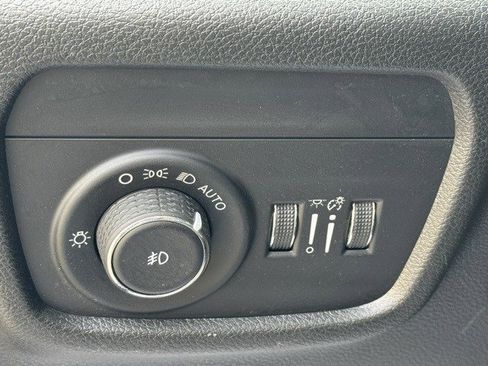 Certified 2023 Jeep Grand Cherokee Limited w/ Black Appearance Package image 13