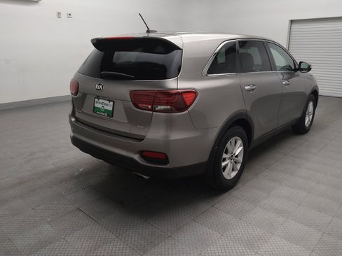Used 2019 Kia Sorento FWD image 9