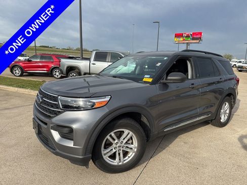 Used 2022 Ford Explorer XLT image 1