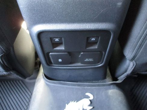 Used 2022 Ford Bronco Wildtrak image 16