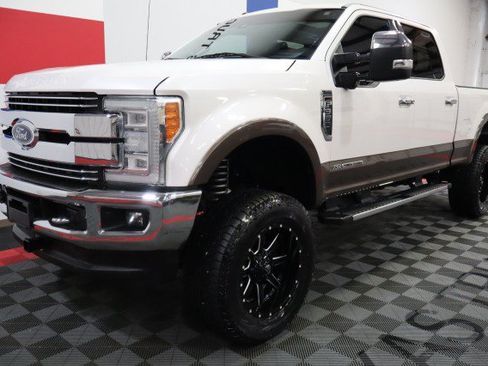 Used 2017 Ford F350 4x4 Crew Cab Super Duty image 3