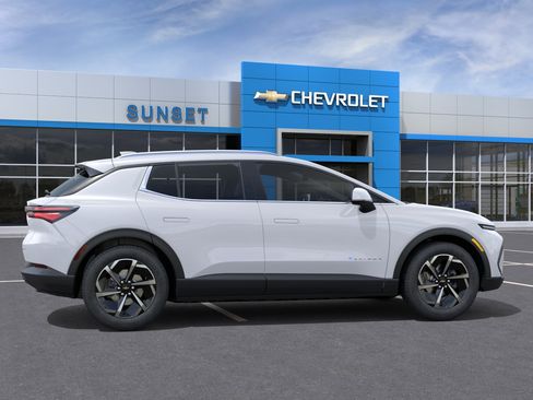 New 2026 Chevrolet Equinox EV LT AWD/4WD image 5