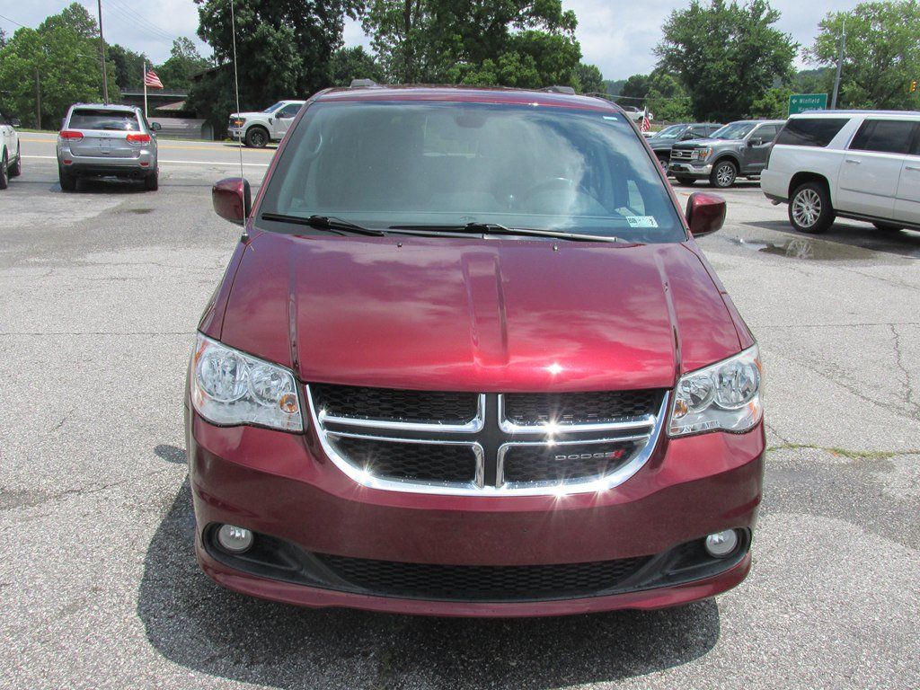Used 2019 Dodge Grand Caravan SXT FWD image 2