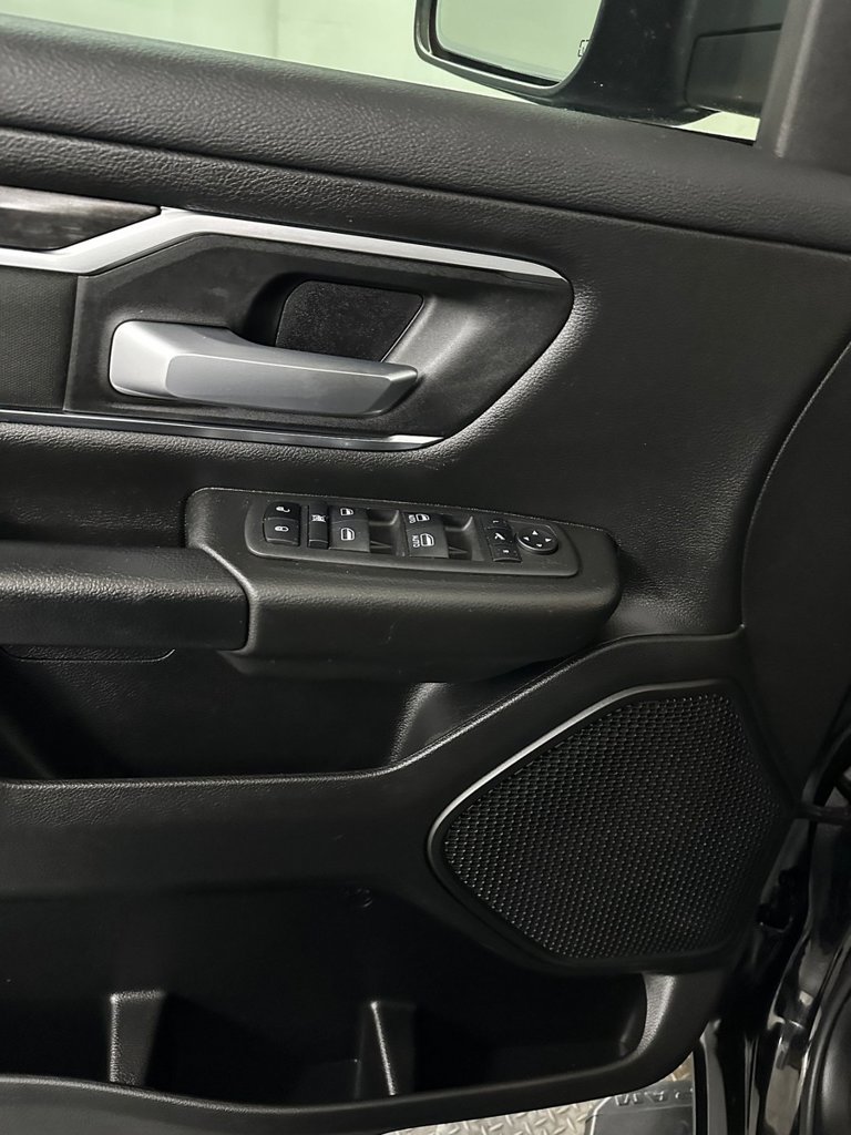 Used 2024 RAM 1500 Big Horn AWD/4WD image 9