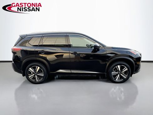 Used 2023 Nissan Rogue SL w/ SL Premium Package image 10