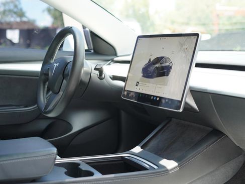 Used 2022 Tesla Model 3 Long Range AWD/4WD image 11