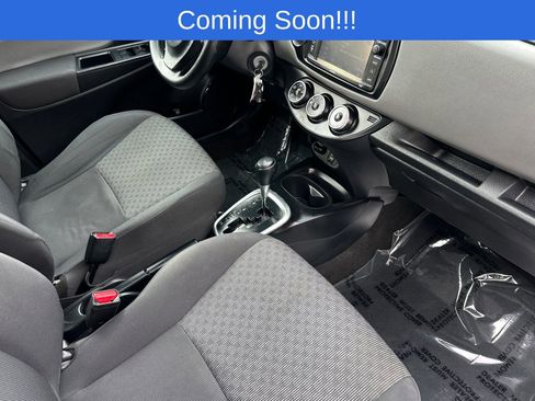 Used 2015 Toyota Yaris L image 17