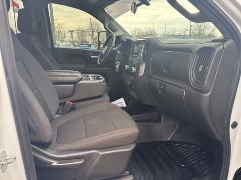 Used 2023 GMC Sierra 3500 Pro w/ Convenience Package image 31