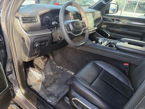 Used 2022 Jeep Wagoneer Series III w/ Flexible Seating Group image 3