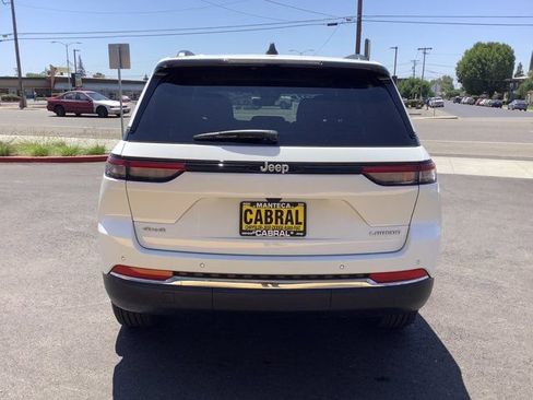 Used 2024 Jeep Grand Cherokee Laredo X w/ Trailer Tow Package image 27