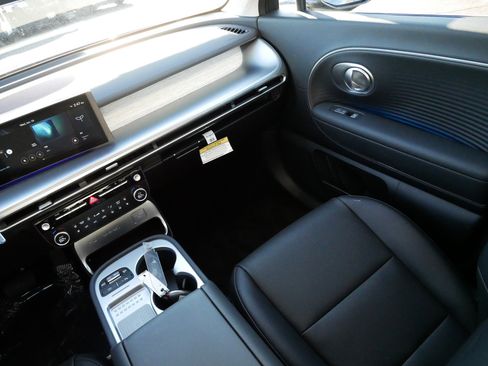 Used 2026 Hyundai Ioniq 9 SEL image 11