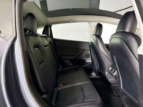 Used 2023 Tesla Model Y 2WD image 15