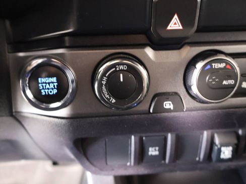 Used 2021 Toyota Tacoma TRD Sport image 7