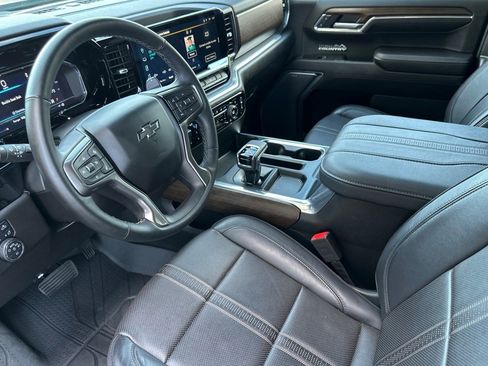 Certified 2025 Chevrolet Silverado 1500 High Country w/ Midnight Edition AWD/4WD image 11