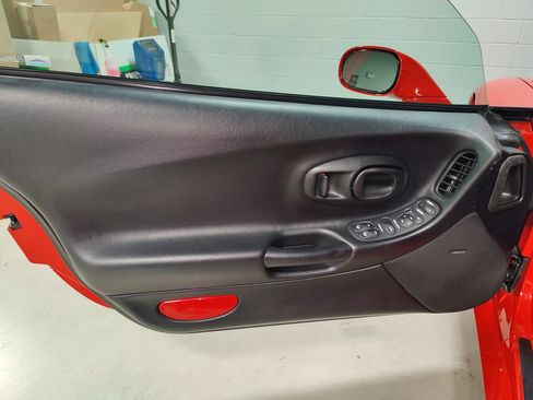 Used 2004 Chevrolet Corvette Z06 w/ Memory Package RWD image 22