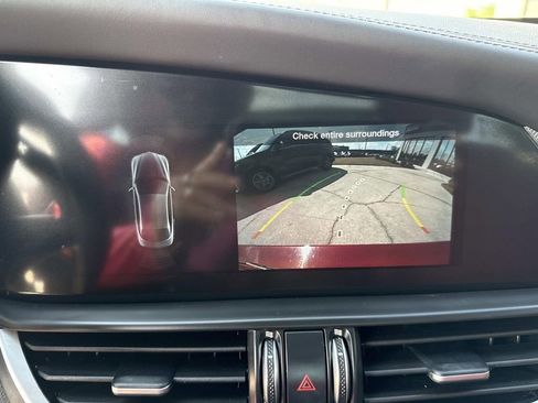 Used 2023 Alfa Romeo Giulia Veloce RWD image 27