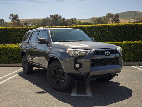 Used 2014 Toyota 4Runner SR5 Premium RWD image 3