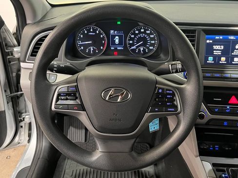 Used 2018 Hyundai Elantra SEL FWD image 16