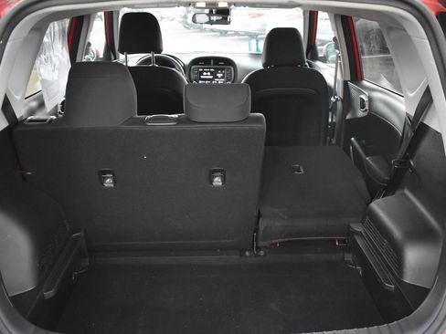 Used 2024 Kia Soul LX w/ Option Group 015 FWD image 16