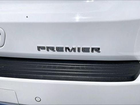 Used 2024 Chevrolet Suburban Premier AWD/4WD image 23