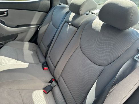 Used 2016 Hyundai Elantra SE FWD image 7