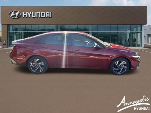 Certified 2025 Hyundai Elantra Sport image 6