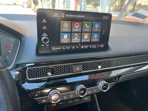 Used 2023 Honda Civic Touring image 8