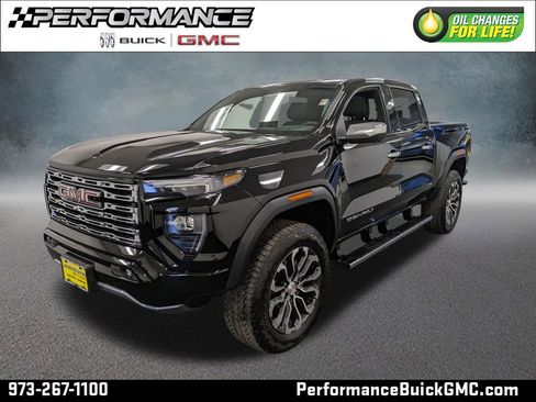 Used 2025 GMC Canyon Denali image 1