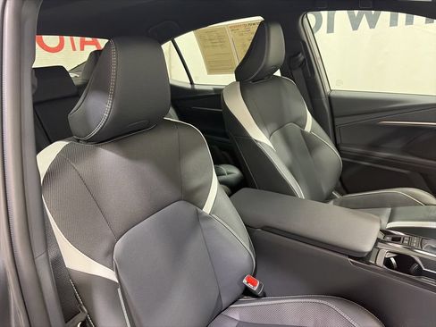 Used 2026 Toyota Camry SE FWD image 12