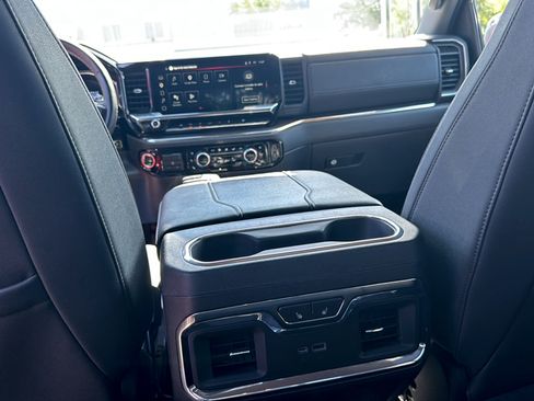 Used 2024 GMC Sierra 1500 SLT w/ SLT Premium Plus Package AWD/4WD image 21
