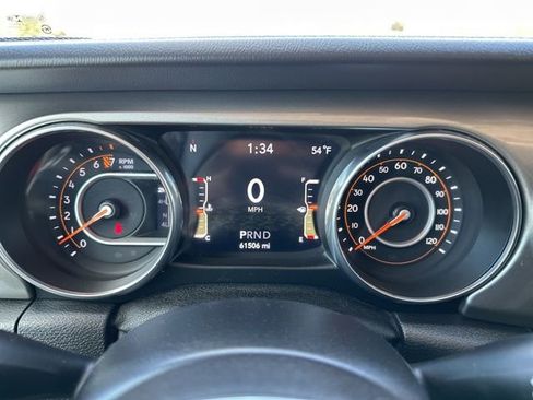 Used 2019 Jeep Wrangler Unlimited Sahara w/ Cold Weather Group AWD/4WD image 25