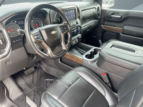 Used 2019 Chevrolet Silverado 1500 High Country w/ Technology Package image 4