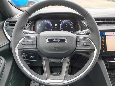 New 2026 Jeep Grand Cherokee Altitude AWD/4WD image 13
